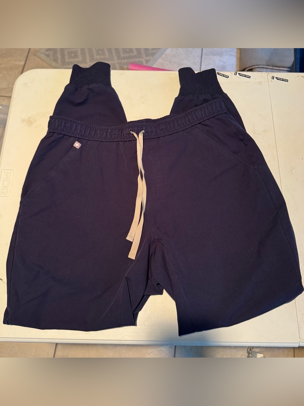 Men’s FIGS jogger scrubs